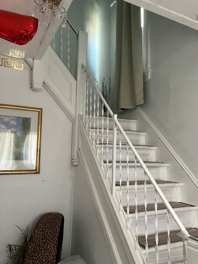 Building Photo - 30 Merrick Ave