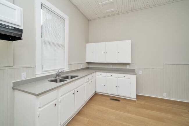 Building Photo - 1715 Berkley Ave