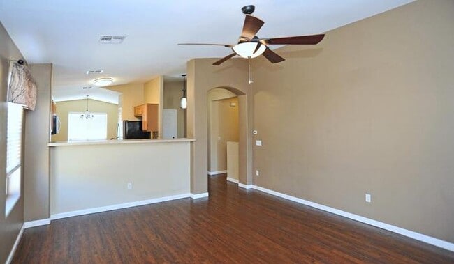 Building Photo - Charming home is San Lucas