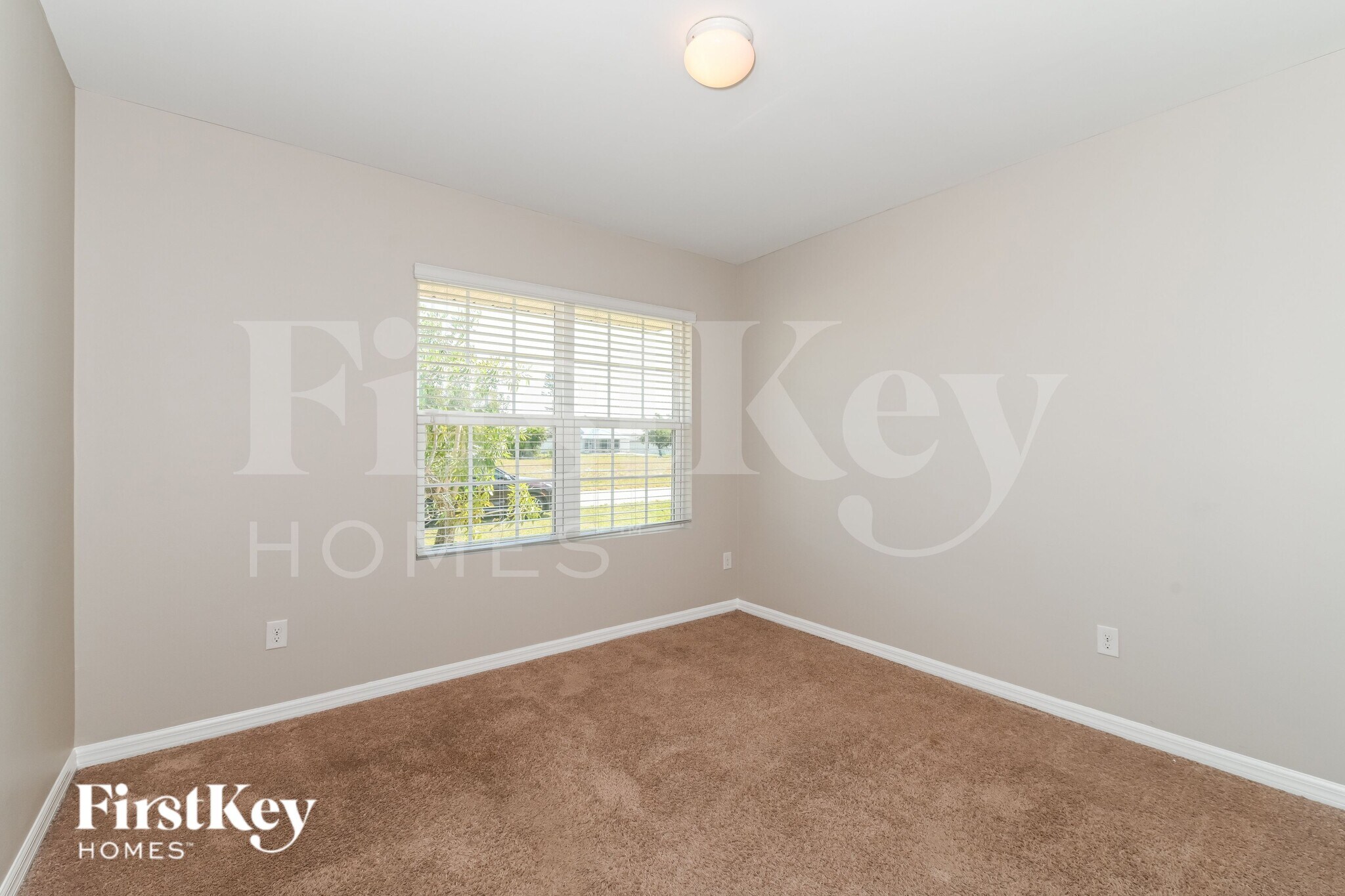 Building Photo - 2702 SW 9th Pl