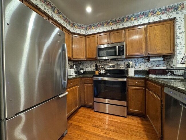 Building Photo - Bright And Spacious 2 Bed 2 Bath Condo In Ramblewood At Daventry