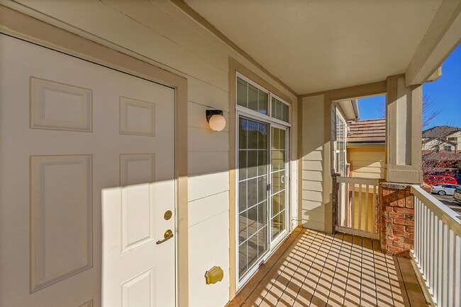 Building Photo - $1,845.95- 2 Bed, 2 Bath Condo in Aurora with AC and In Unit Laundry!