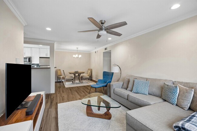 Building Photo - 1311 Antoine Dr