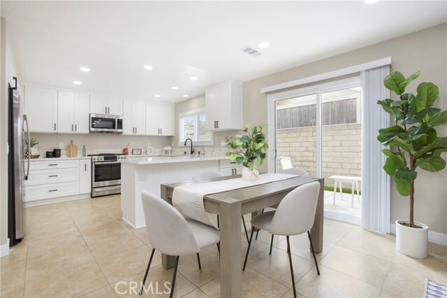 Building Photo - 757 S Brea Blvd