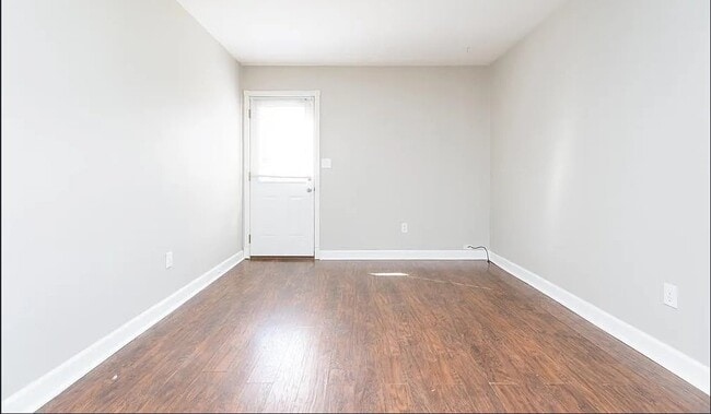 Building Photo - 2705 Redford Dr