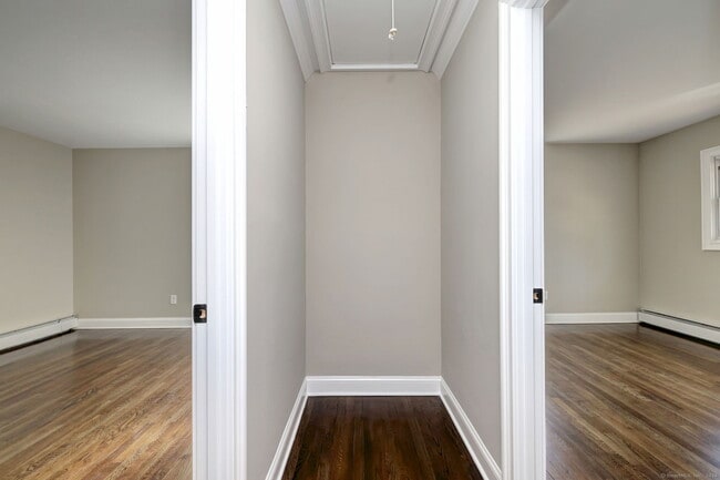 Building Photo - 155 Pastors Walk