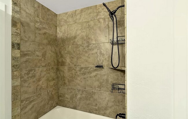 Building Photo - Stunning 3BD/2.5BTH Home in Mustang