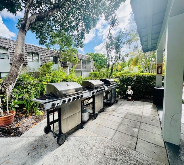 Building Photo - 3109 Oakland Shores Dr