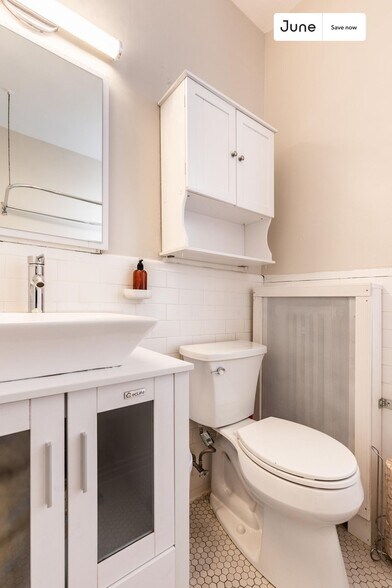 Building Photo - 21 Beacon St