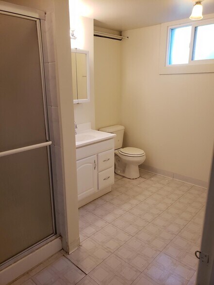 Building Photo - 371 Corona St