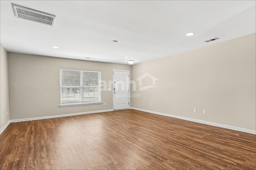 Building Photo - 314 Southwilde Way