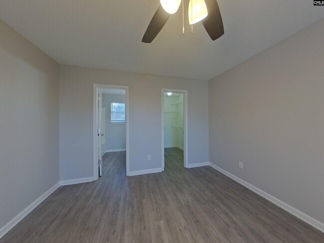 Building Photo - 255 Legend Oaks Dr