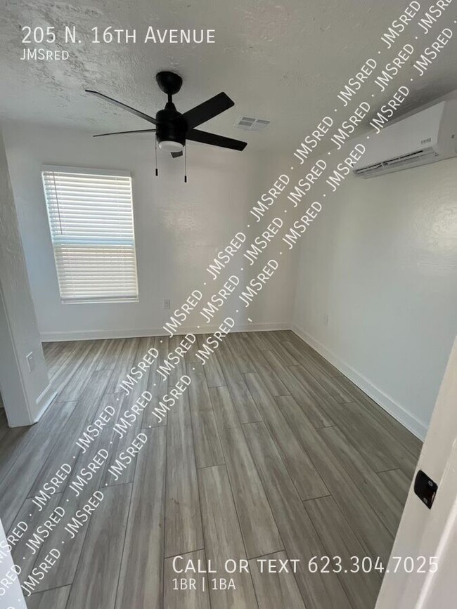 Building Photo - ***1 BR/1BA Casita Near Downtown phx - Hal...