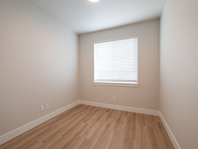 Building Photo - 9389 SW Eunice Ln