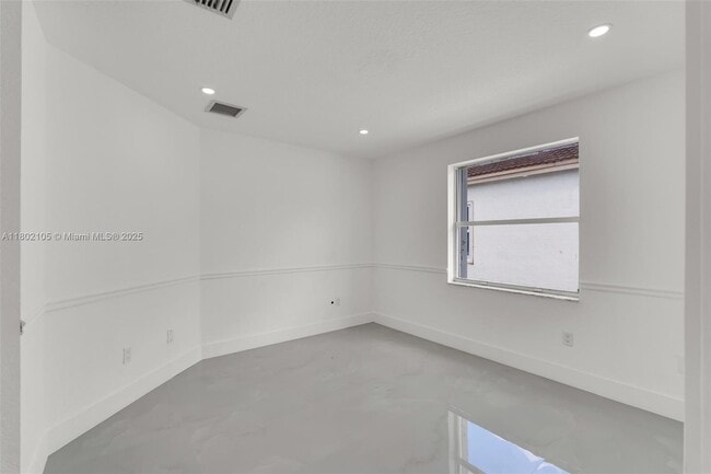 Building Photo - 15699 SW 54th Ct