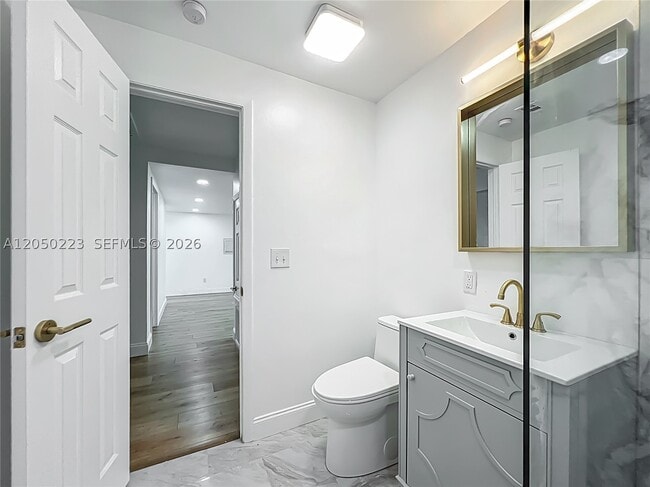 Building Photo - 8781 LAKESHORE Dr