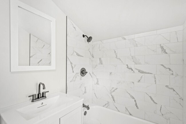 Building Photo - Stunning 2 bedroom home in Mt. Washington available May 1!