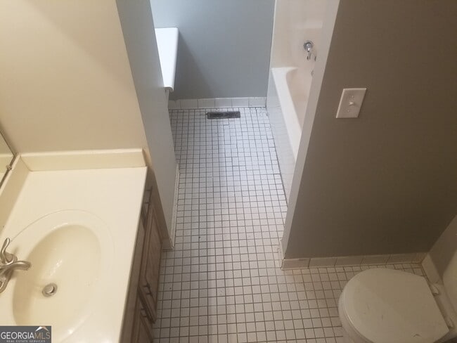 Building Photo - 112 Villas Ln