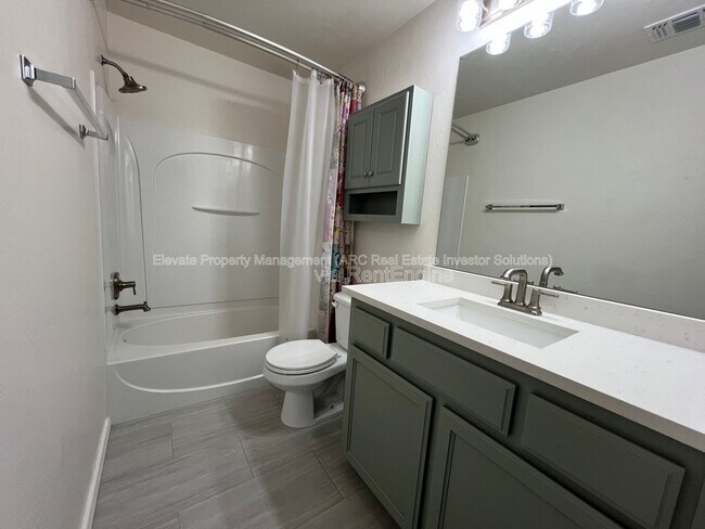 Building Photo - 2740 Red Fish Rd