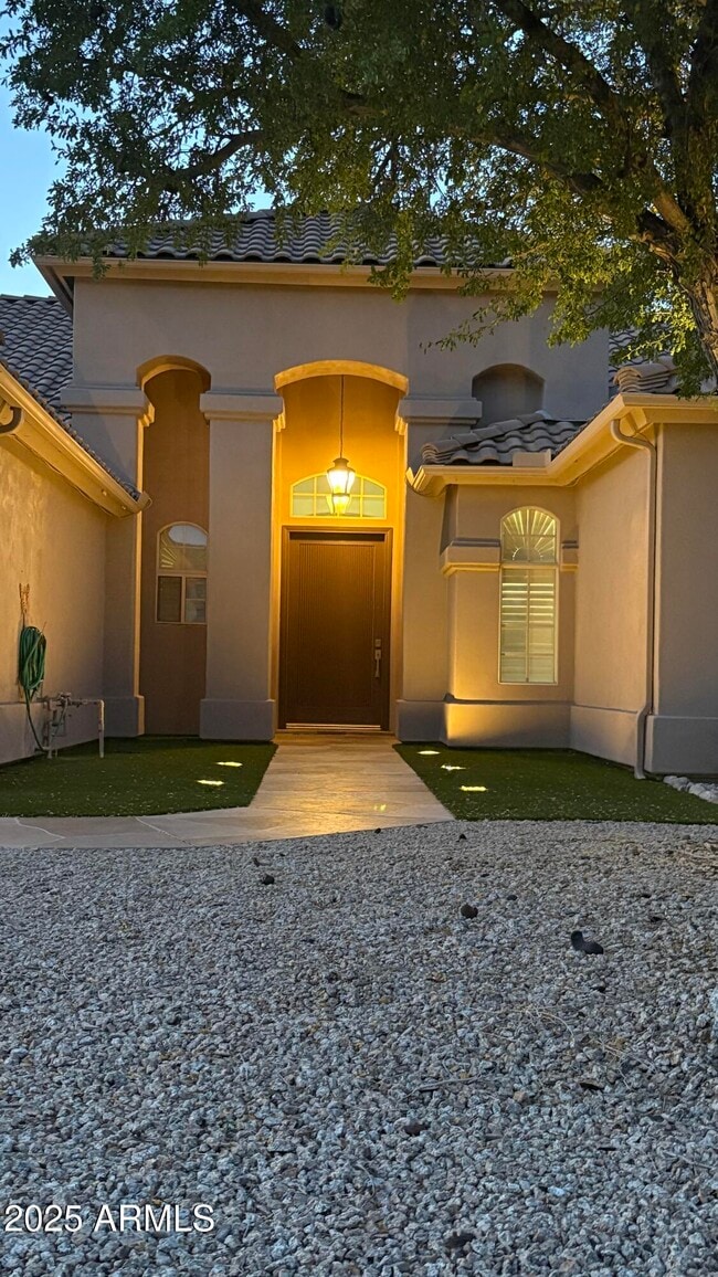 Building Photo - 13980 E Kalil Dr