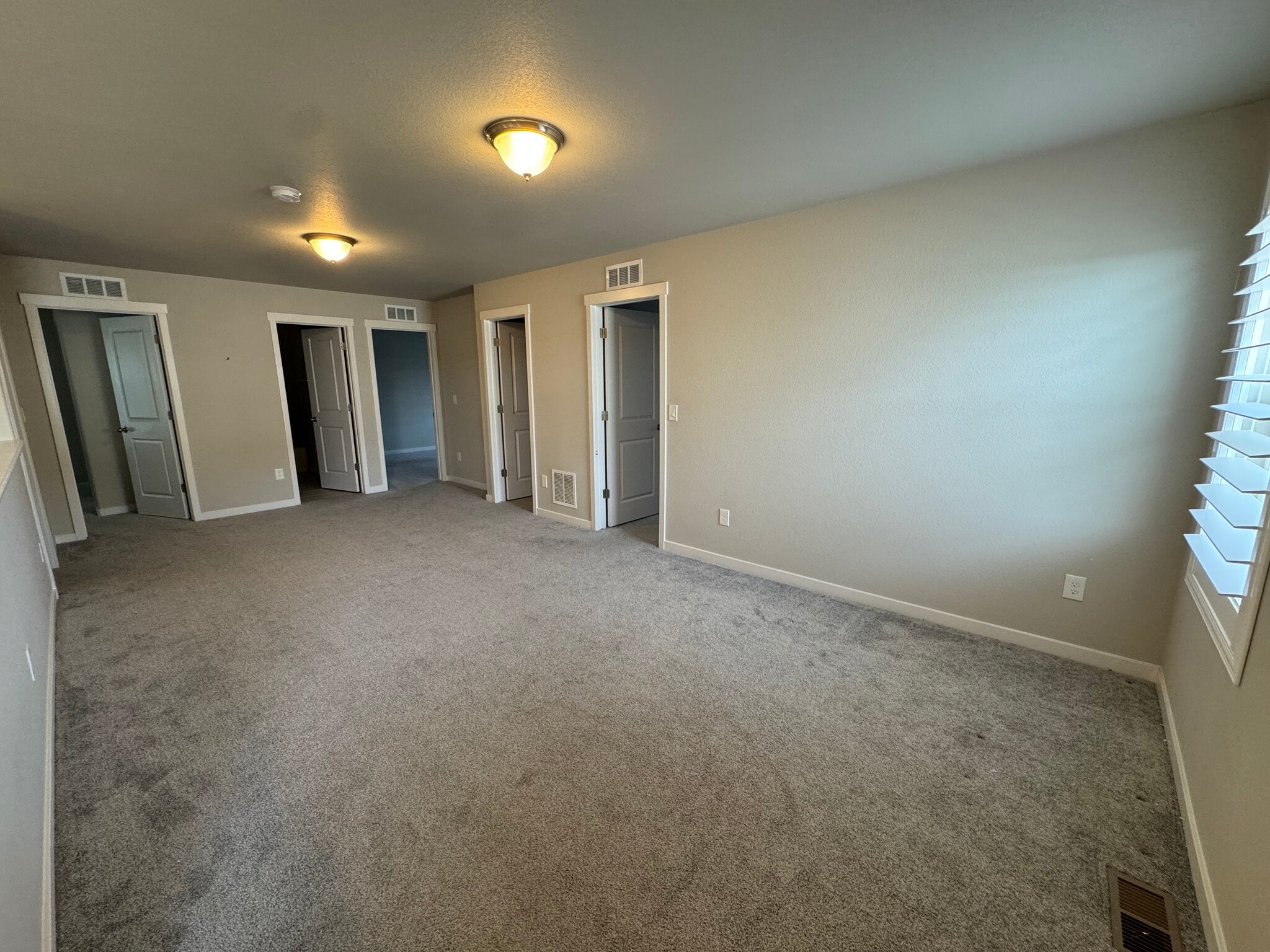 Building Photo - 5921 Mumford Dr