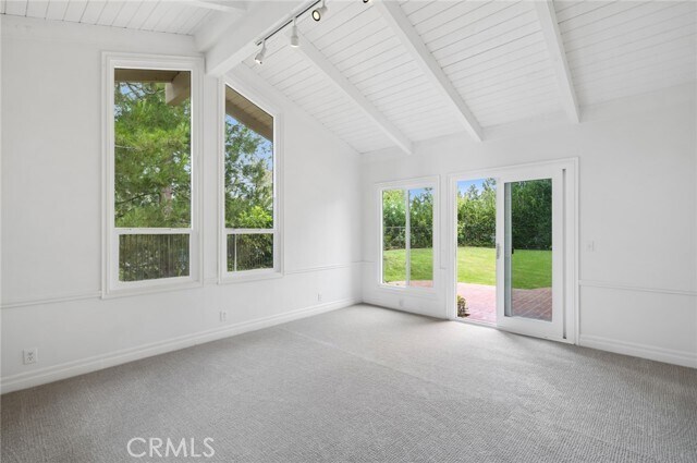 Building Photo - 17 Pinehurst Ln