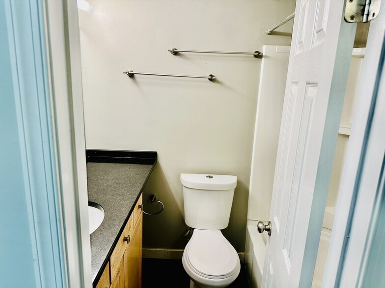 Building Photo - 2006 15th St NW