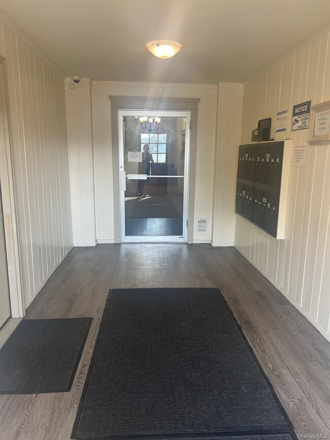 Building Photo - 185 E Lake Blvd