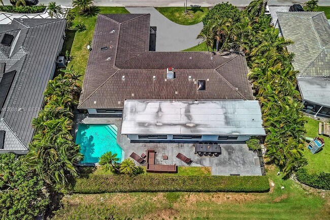 Building Photo - 5602 S Travelers Palm Ln