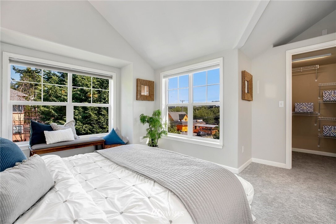 Building Photo - 3619 Phinney Ave N