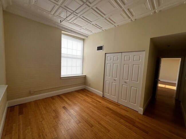 Building Photo - 56 St Joseph St