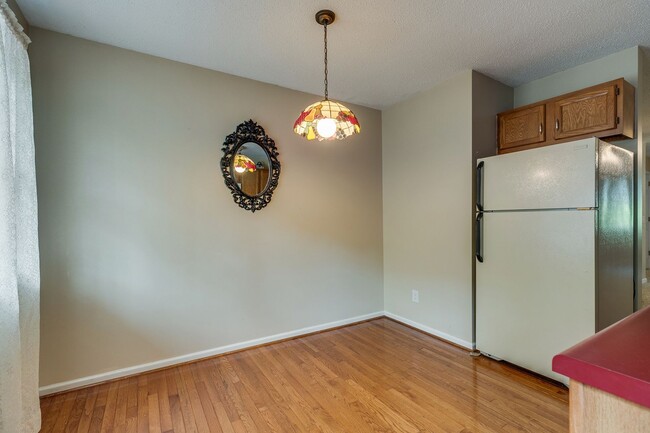 Building Photo - 3 bdrm/2 Bath Condo  Bristol, TN