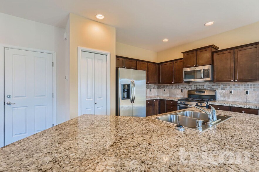 Building Photo - 6702 Udall Pl SE