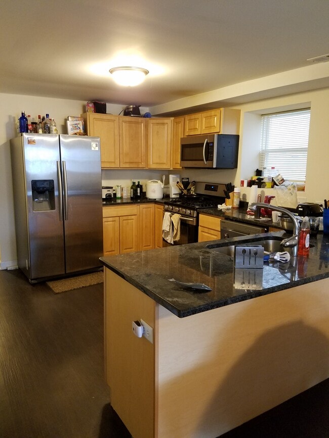 Building Photo - 1228 W Columbia Ave