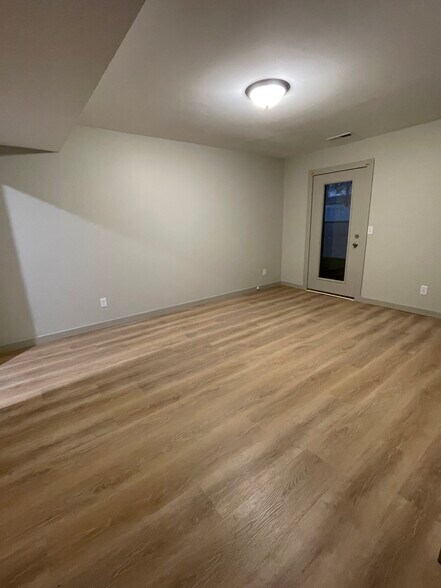 Building Photo - 2933 King James Way