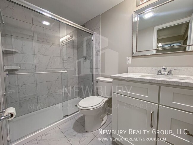 Building Photo - Luxury 1-Bedroom Penthouse with Modern Ren...