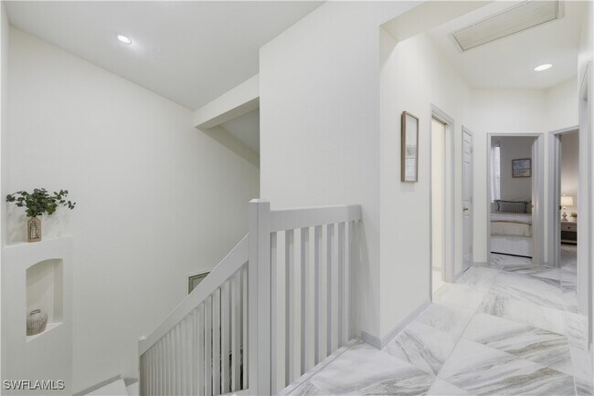 Building Photo - 2150 Aberdeen Ln