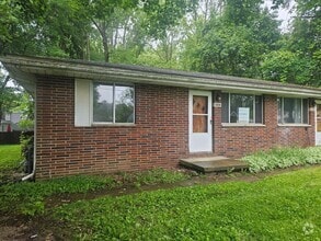 Building Photo - 2 Bedroom 1 Bath Duplex Kent Ohio 44240