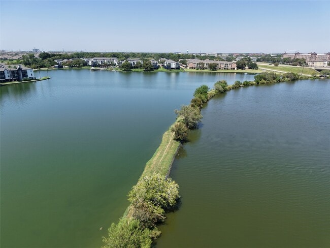 Building Photo - 18800 Egret Bay Blvd