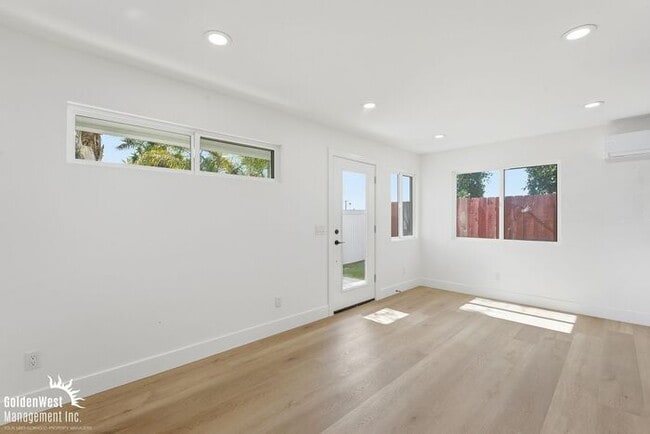 Building Photo - Beautiful New Build 2Bdm 1 Ba Downstairs Apartment in Clairemont Mesa! - MI Special