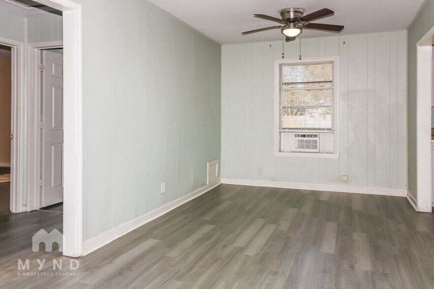 Building Photo - 1441 Miami Dr