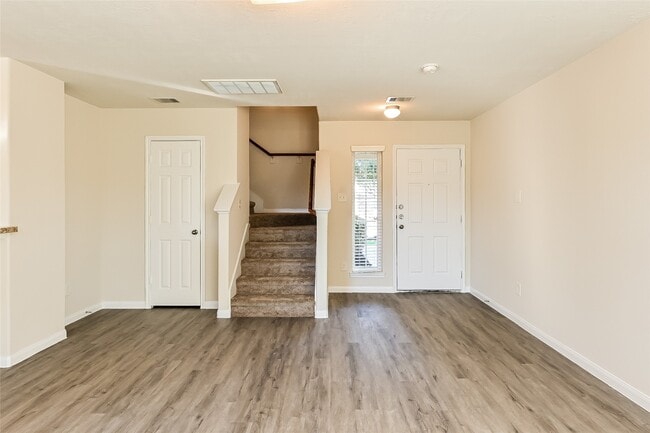 Building Photo - 715 North Ella Creek Drive