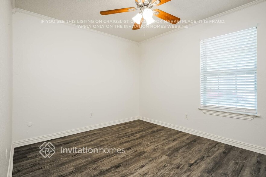 Building Photo - 5205 Hideaway Ct