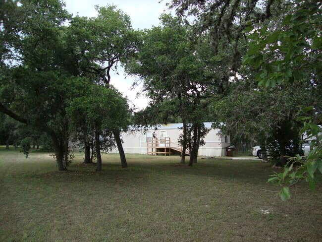 Building Photo - 214 Bluebonnet Dr