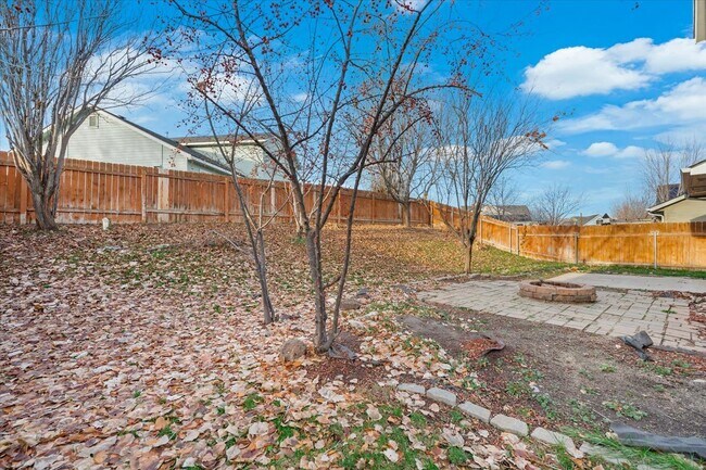 Building Photo - 3685 S Creekwood Way