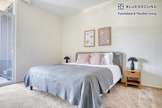 Building Photo - 1850 Sand Hill Rd