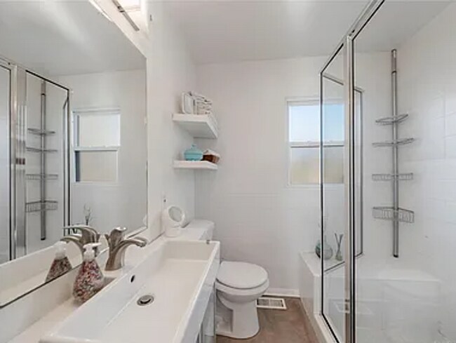 Building Photo - 2 Bed | 1 Bath | Brookside