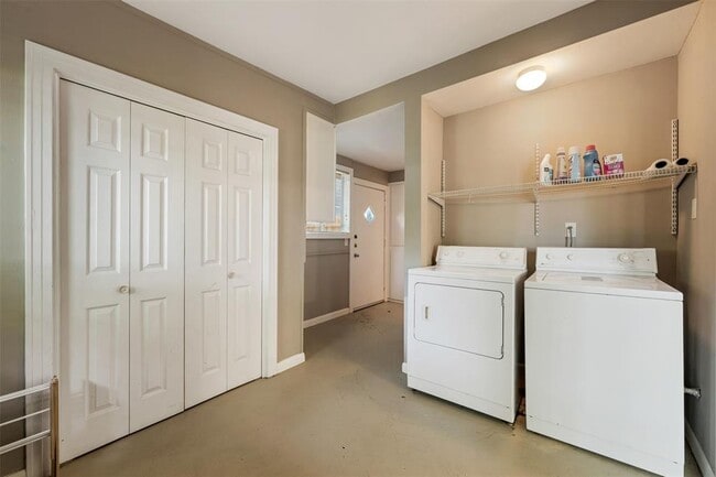 Building Photo - 2605 W 49th St