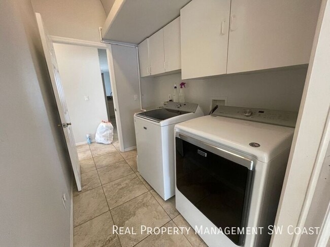 Building Photo - 816 Grand Rapids Blvd