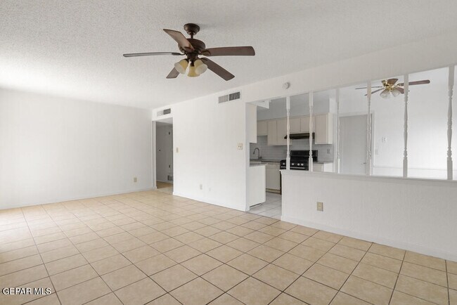 Building Photo - 2117 Anise Dr